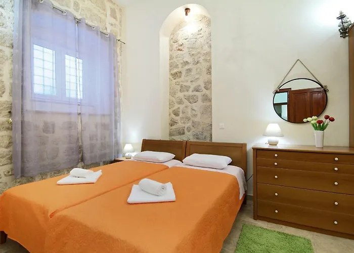 Nikola Apartment