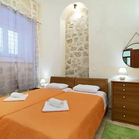 Nikola Apartment